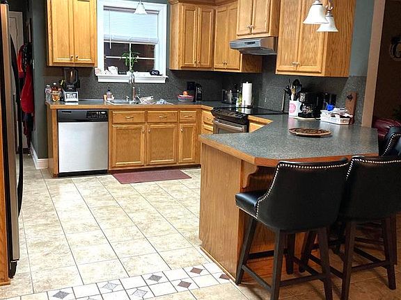 4th image of 1311 E Camellia Dr