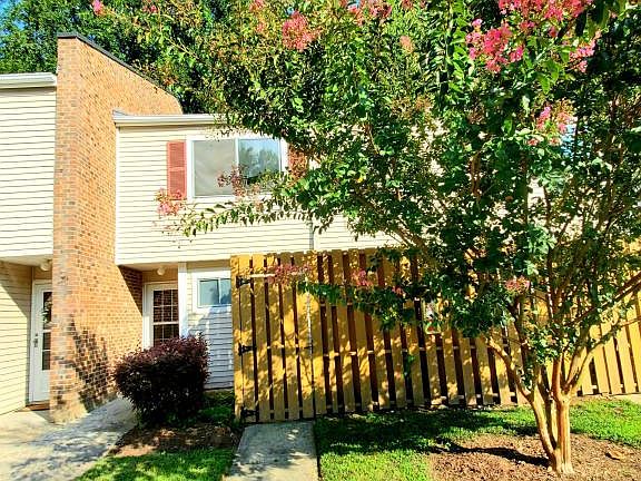 2nd image of 220 Elizabeth St APT A22