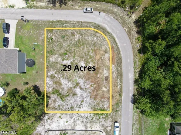 558 Aspen Ave S, Lehigh Acres, FL 33974