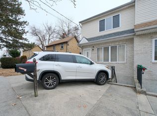 563 Bloomingdale Rd, Staten Island, NY 10309