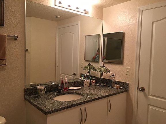 3rd image of 148 SW Peacock Boulevard W #25-101