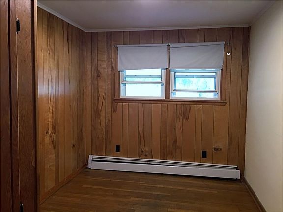 3rd image of 60 Pine Hill Dr