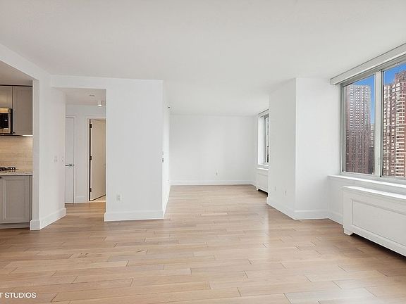 3rd image of 389 E 89th St APT 14A
