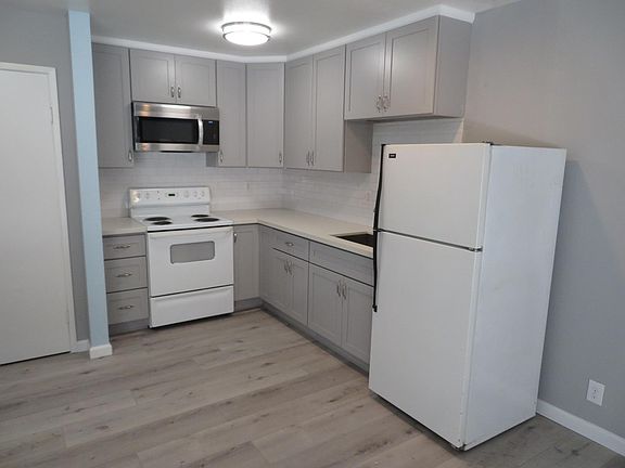 3rd image of 680 Morse Ave APT 1