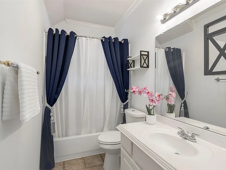 5913 Dolores St #B — Photo 26