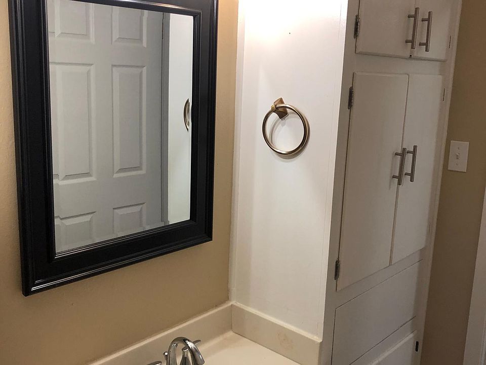 2nd image of 3228 Galaxy Dr