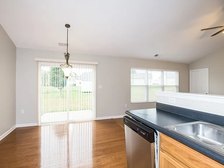 10013 Green Hedge Ave — Photo 5