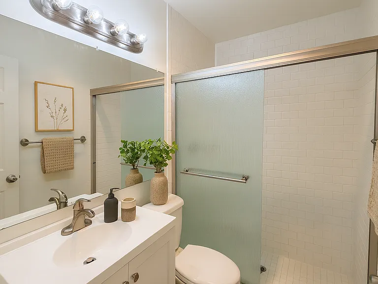 2 bedroom 2 bathroom bathroom