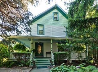 251 Park Ave, Huntington, NY 11743