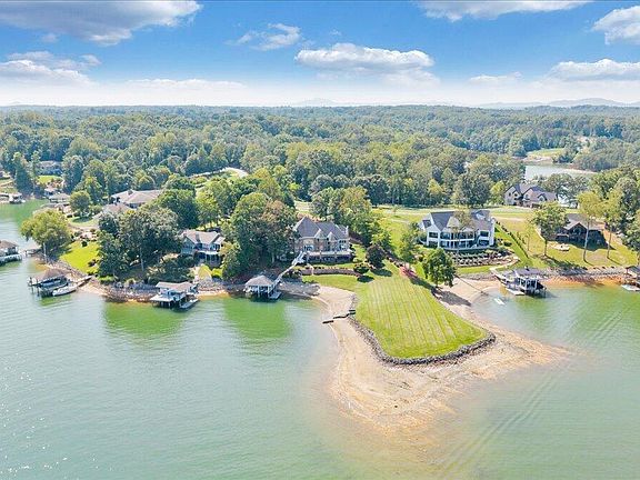 3rd image of 500 Oak Point Dr
