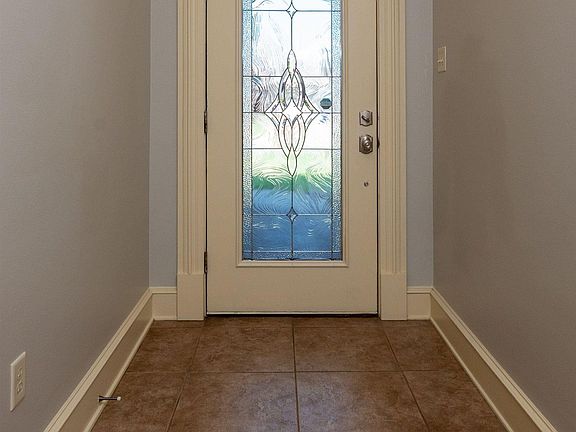 5th image of 133 Sancerre Dr