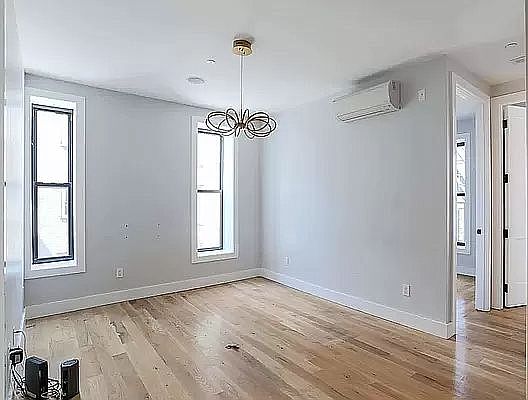 2nd image of 715 De Kalb Ave #3B