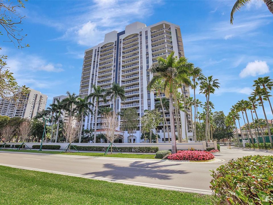 1st image of 3598 Yacht Club Dr APT 703