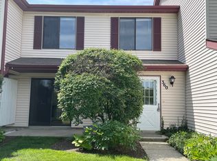 360 Jefferson Ct, Vernon Hills, IL 60061