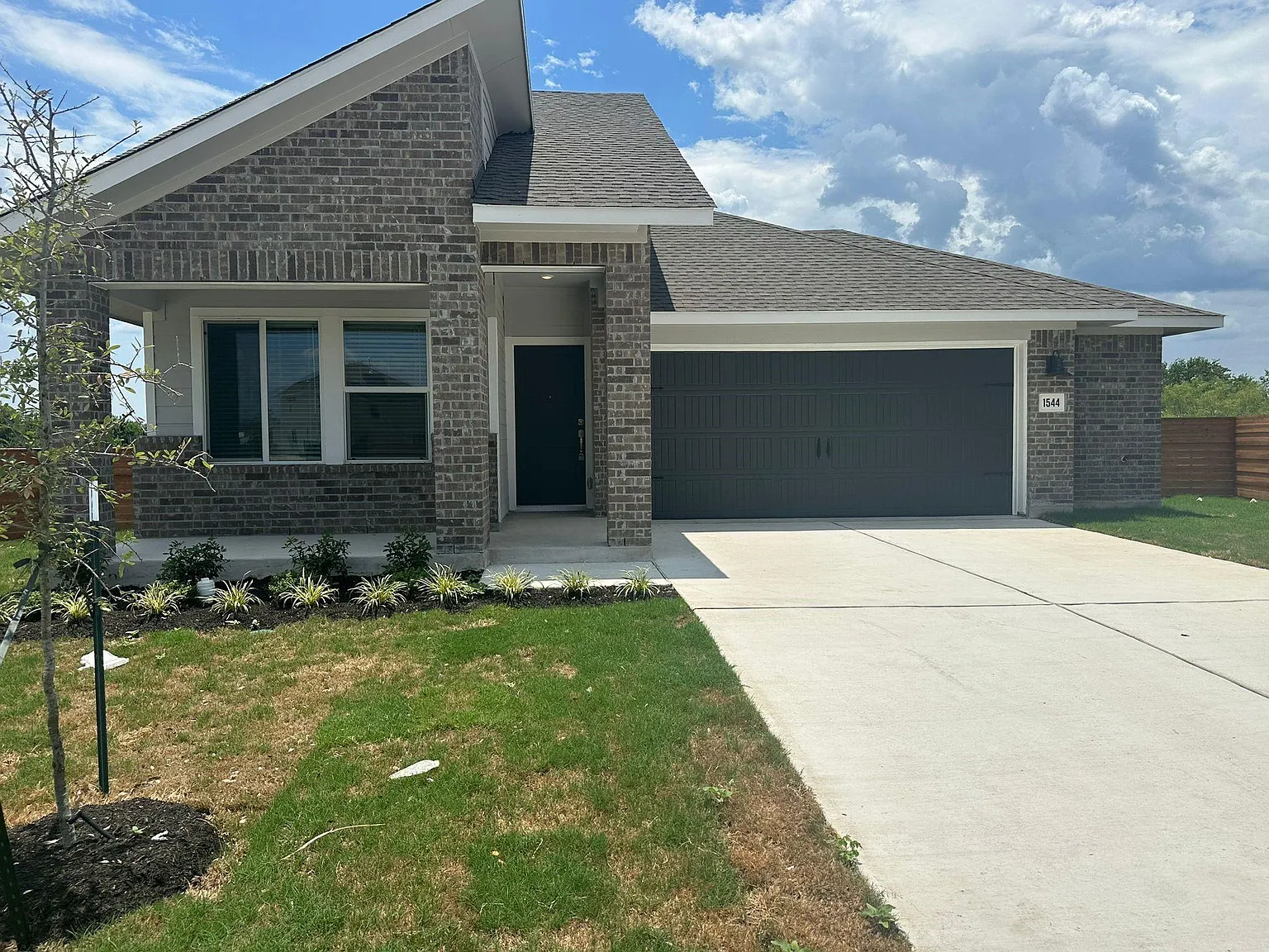 4 bed, 3.0 bath, 1966 sqft, $2,445 — Photo 2