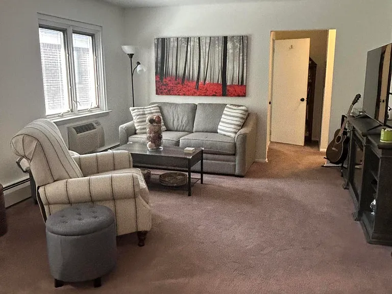 204 Manor E — Photo 3