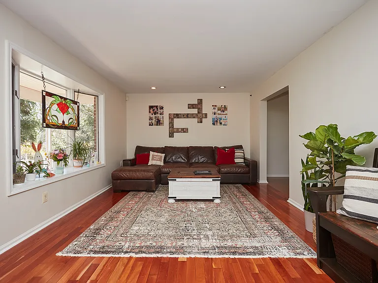 34 Berrien Ave — Photo 10