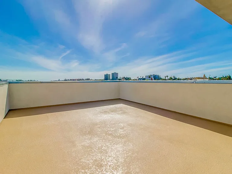 Townhome with Rooftop| Spacious 2-Bedroom Loft with Massive Private Rooftop Deck — Photo 31