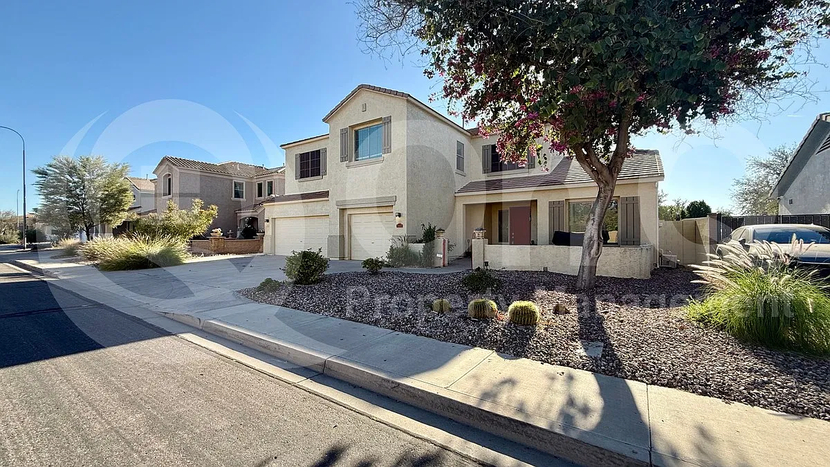 6 bed, 5.0 bath, 4106 sqft, $4,199 — Photo 2