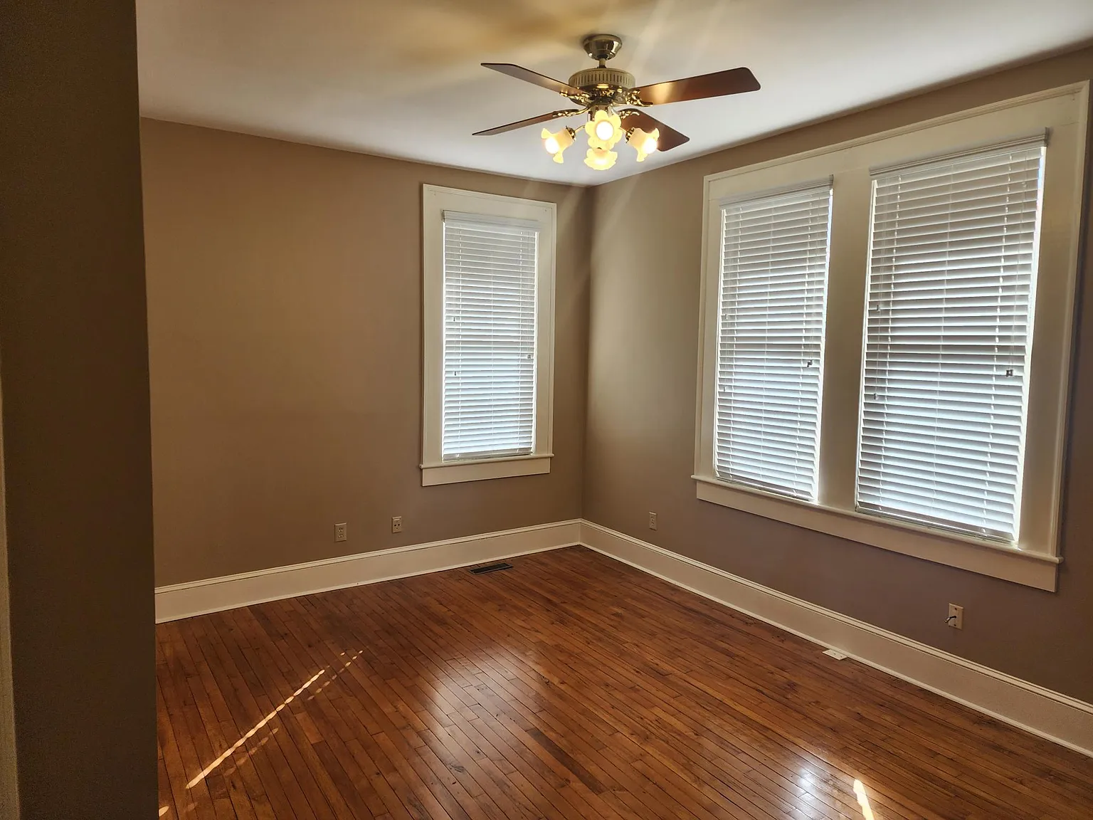 3845 Lake St — Photo 4