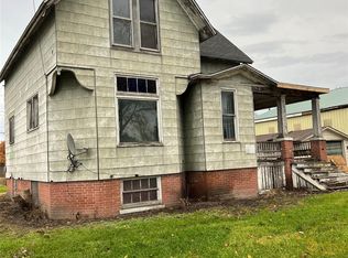 724 Beck St, Sebewaing, MI 48759
