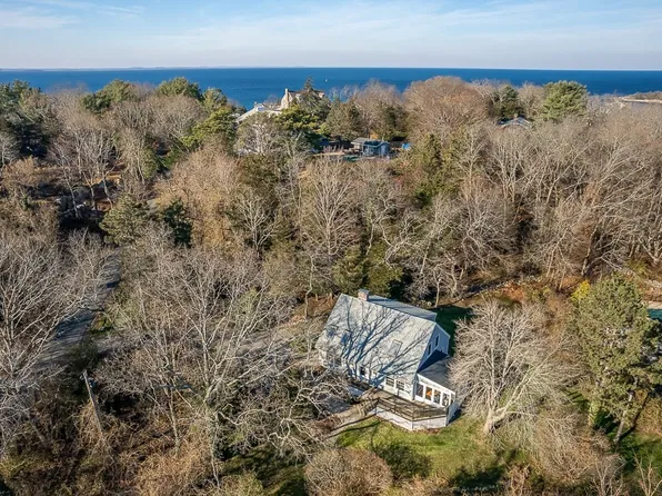 11 Rockholm Rd, Gloucester, MA 01930