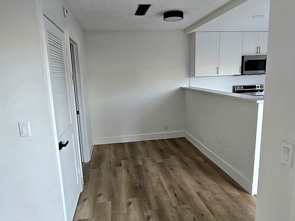 4th image of 4204 Waterview Cir