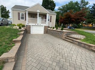 1046 Green St, Iselin, NJ 08830