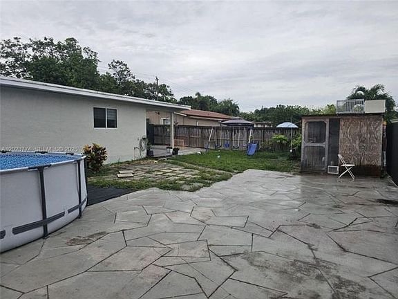 3rd image of 75 SW 18th Ave