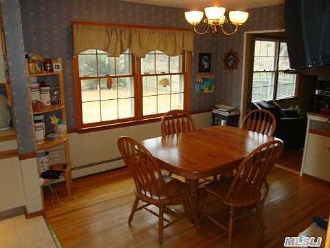 4th image of 14 King Arthurs Ct