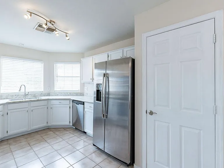 4460 E Verbena Dr — Photo 5