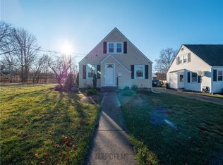 4 Green Ct, Cranston, RI 02920