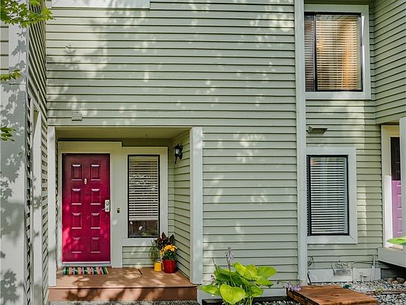 5th image of 11817 NE 105th Ln