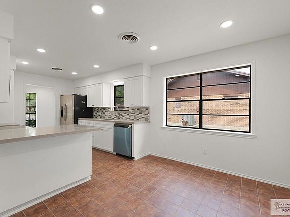 4th image of 1609 Plantation Dr