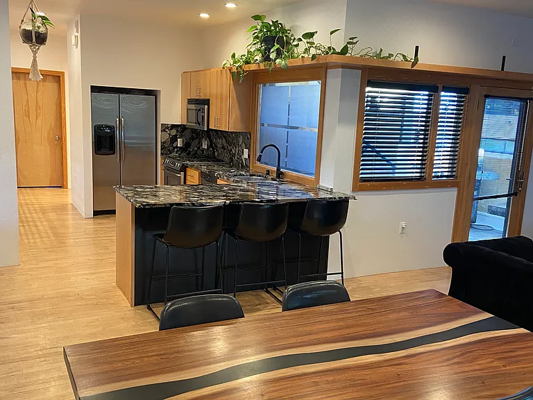 9339 Hilton Ave NE — Photo 35