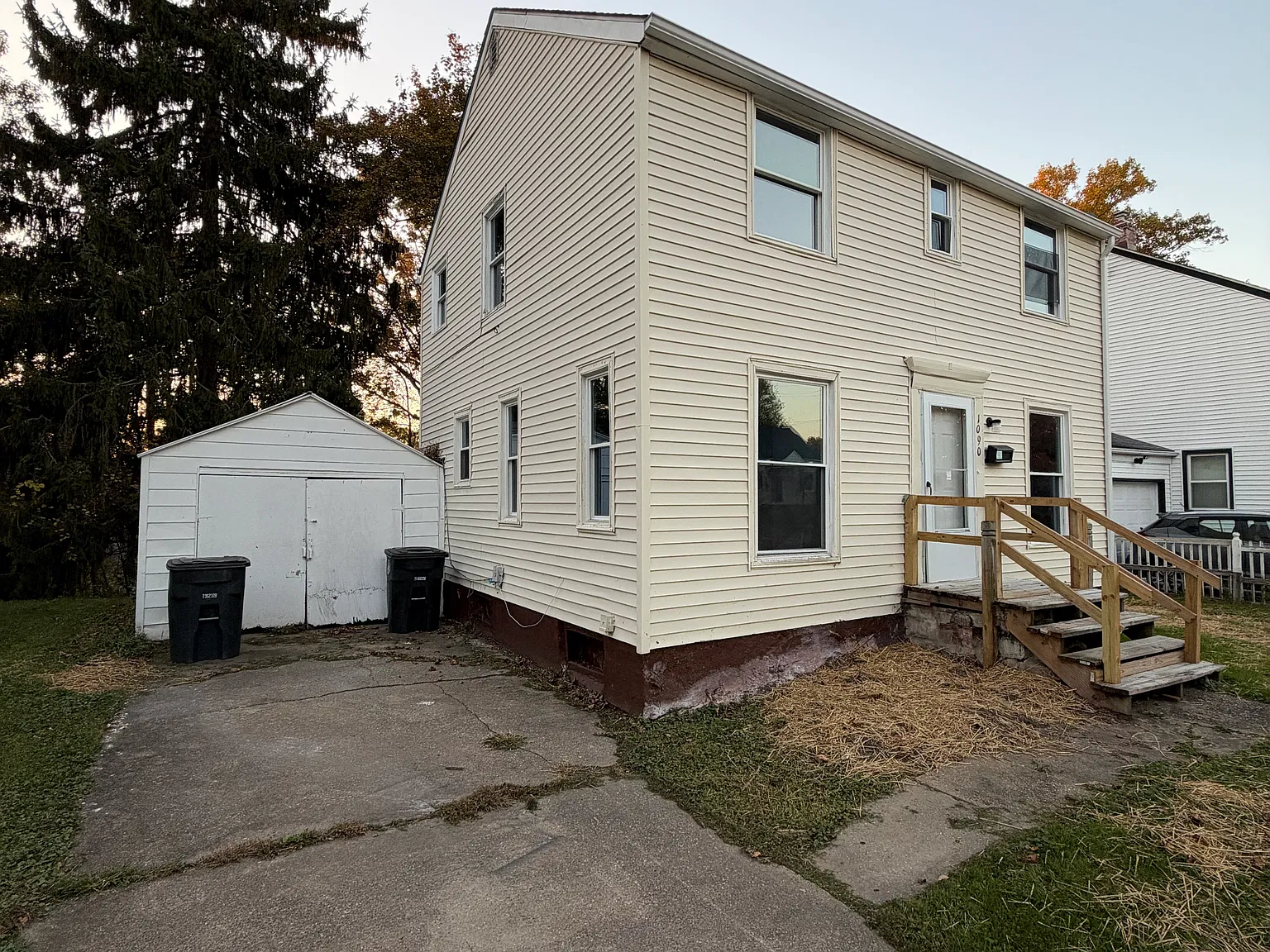 4 bed, 1.5 bath, 1244 sqft, $1,295 — Photo 2