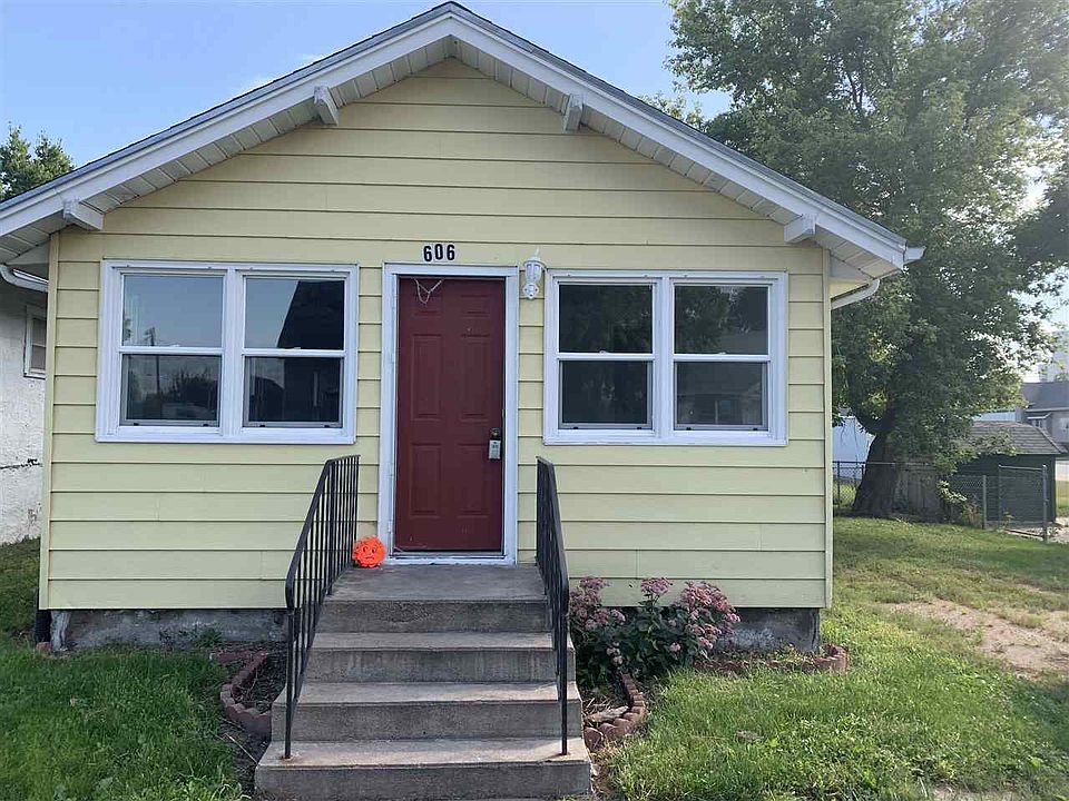 1st image of 606 E 10th St