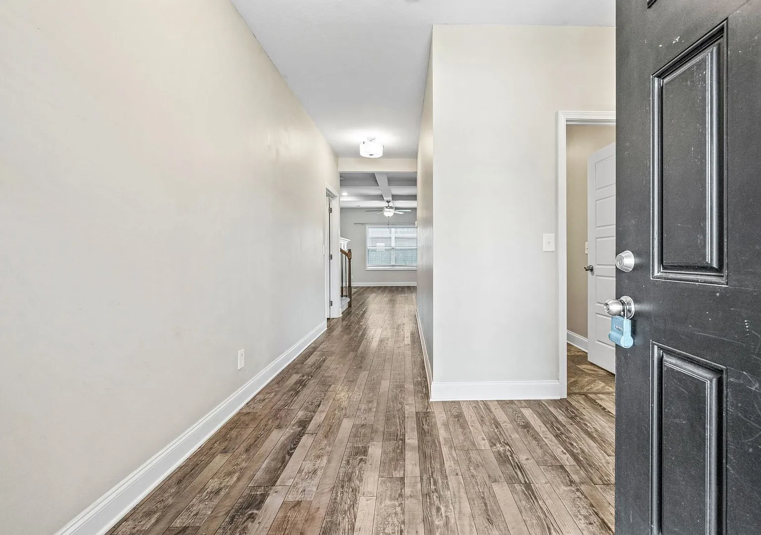 4 Bedrooms in Eagles Bluff — Photo 4