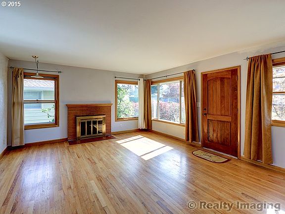 2nd image of 4801 SE Rockwood St