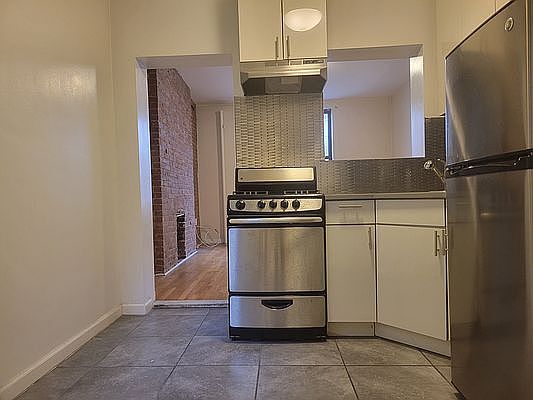 5th image of 316 E 70th St #5FW