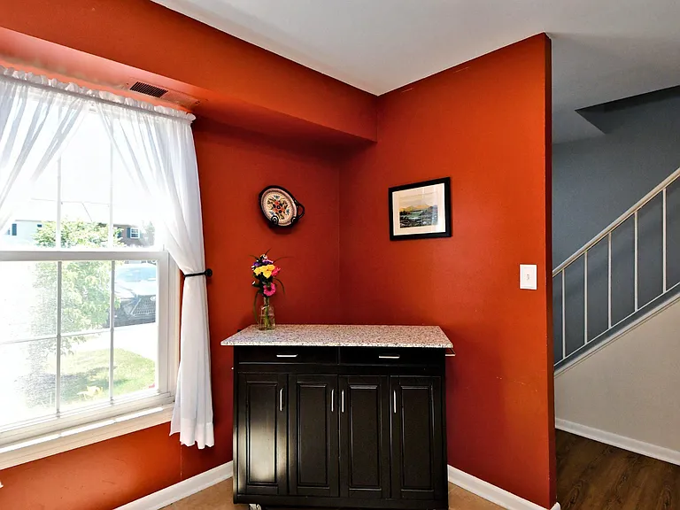 615 Piedmont Ct — Photo 12
