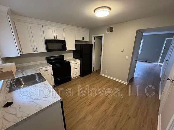 5th image of 160 Pine Creek Court Ext