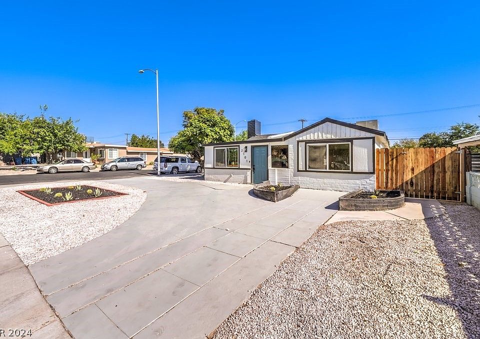 1st image of 2101 Poplar Ave