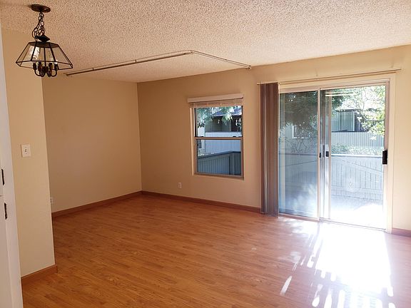 2nd image of 139 Piccadilly Pl APT B