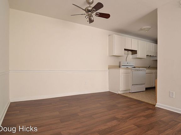 3rd image of 805 High Meadow Ln Unit V