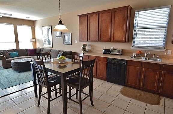 5th image of 2839 Park Springs Dr