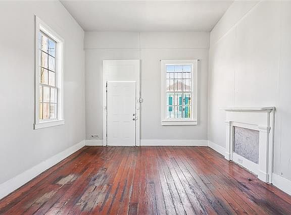 3rd image of 2227 Marais St