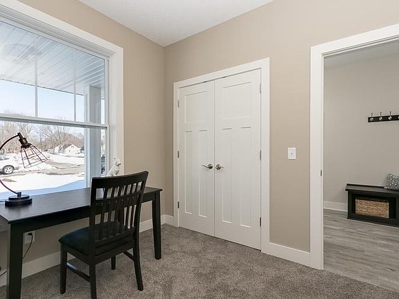 4th image of 10123 Kissel Ct NE