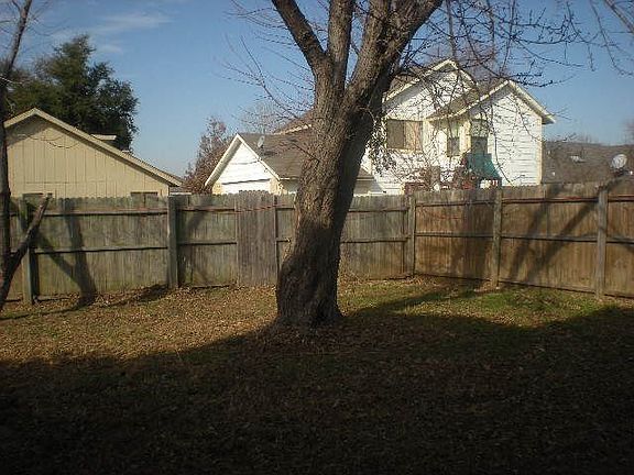 5th image of 7421 Waterway Dr