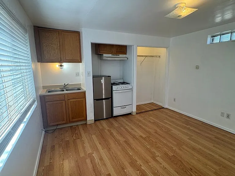 2120 Coal Ave SE — Photo 11